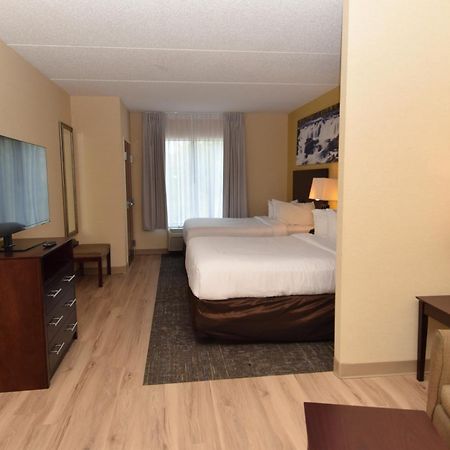 Cicero Grand - Syracuse North Hotel Bagian luar foto