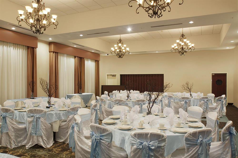 Cicero Grand - Syracuse North Hotel Bagian luar foto