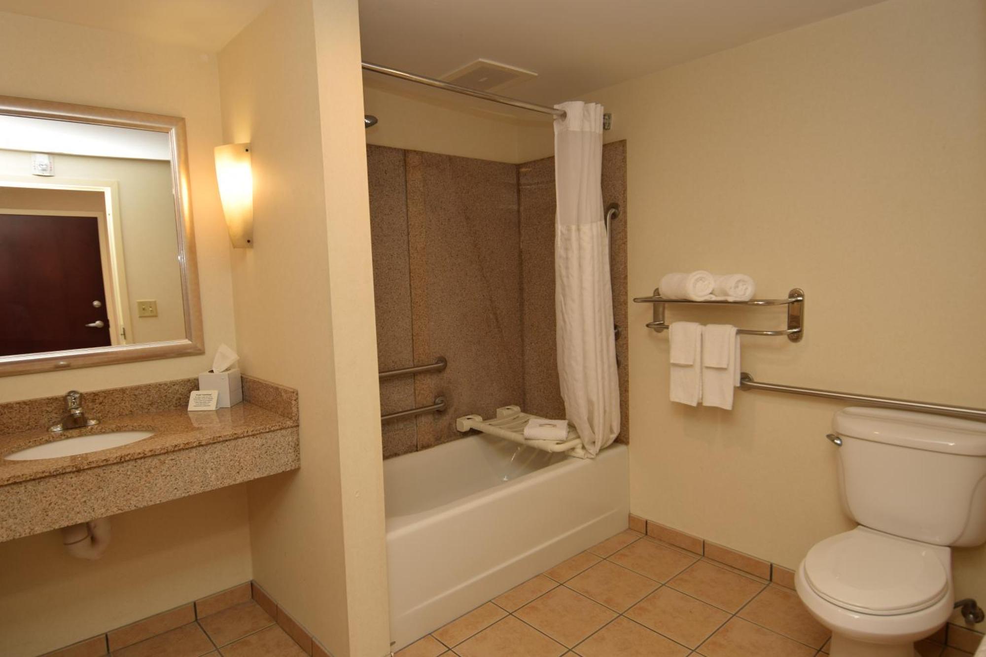 Cicero Grand - Syracuse North Hotel Bagian luar foto