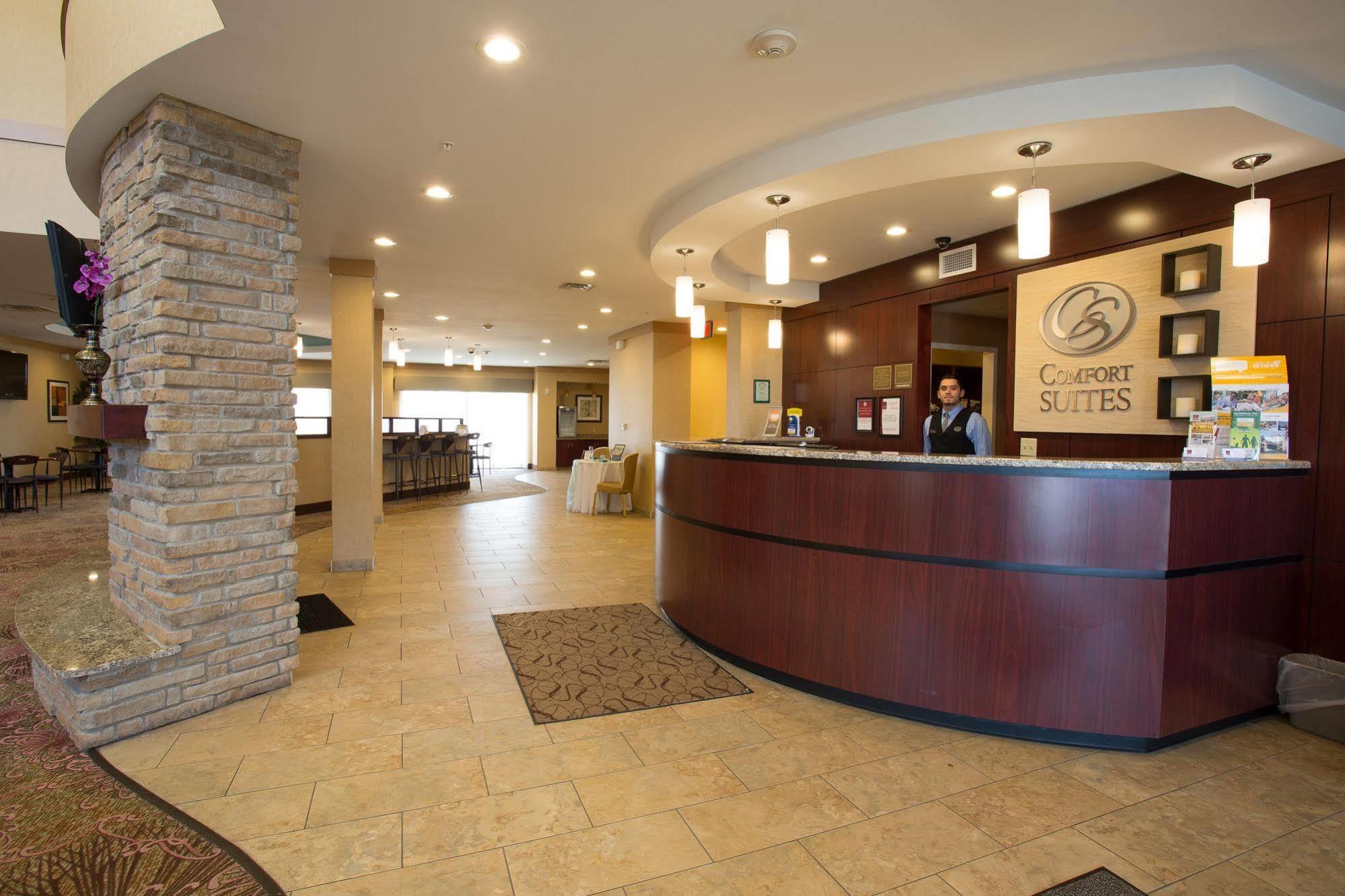 Cicero Grand - Syracuse North Hotel Bagian luar foto