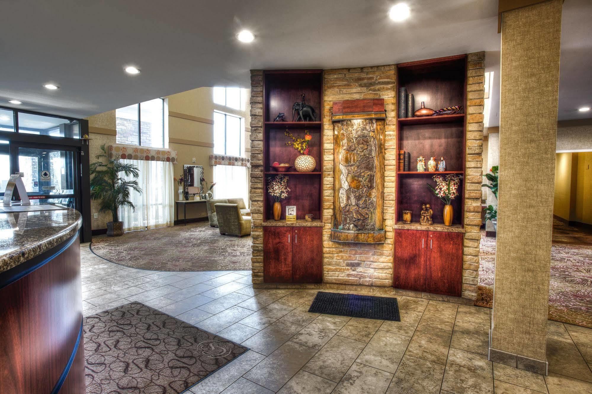 Cicero Grand - Syracuse North Hotel Bagian luar foto